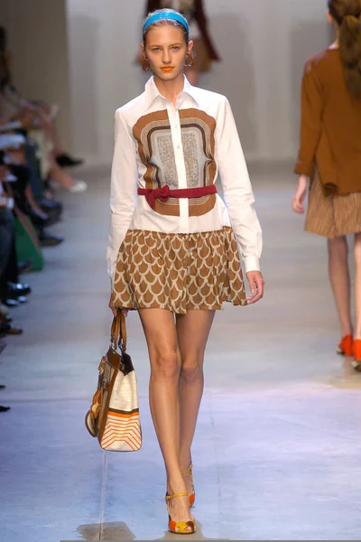 Look 18